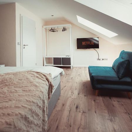 Exklusive Ferienwohnung An Der Mosel - Top Ausstattung - Dachterrasse - E-Ladestation - Netflix Senheim Exterior foto
