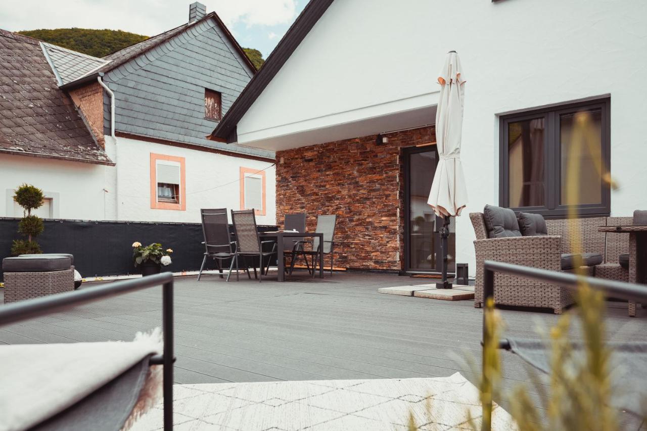 Exklusive Ferienwohnung An Der Mosel - Top Ausstattung - Dachterrasse - E-Ladestation - Netflix Senheim Exterior foto