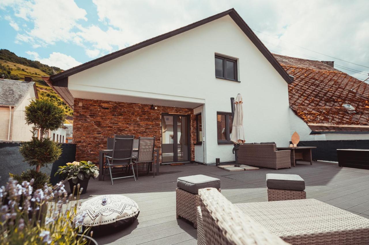 Exklusive Ferienwohnung An Der Mosel - Top Ausstattung - Dachterrasse - E-Ladestation - Netflix Senheim Exterior foto