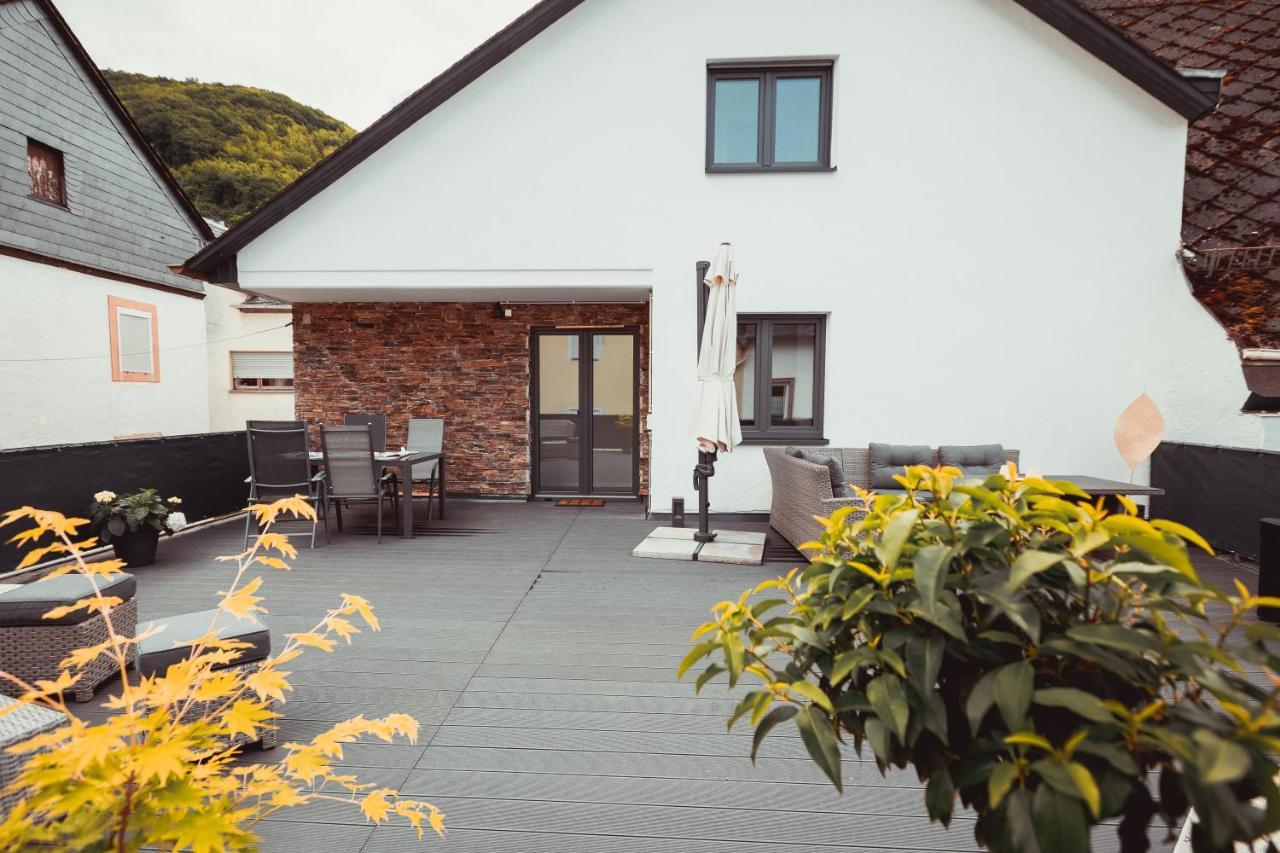 Exklusive Ferienwohnung An Der Mosel - Top Ausstattung - Dachterrasse - E-Ladestation - Netflix Senheim Exterior foto